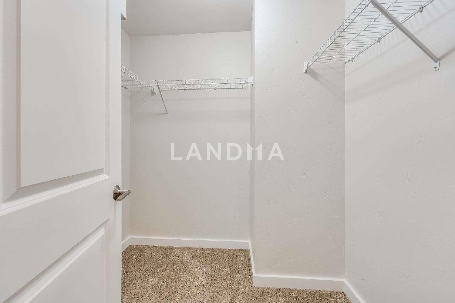 6400 Christie Ave #2215 官网图片 16