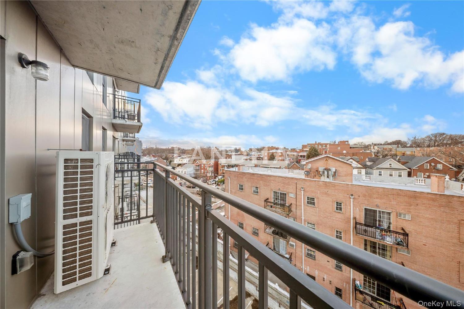 70-40 45 Avenue  Unit 7B 官网图片 2