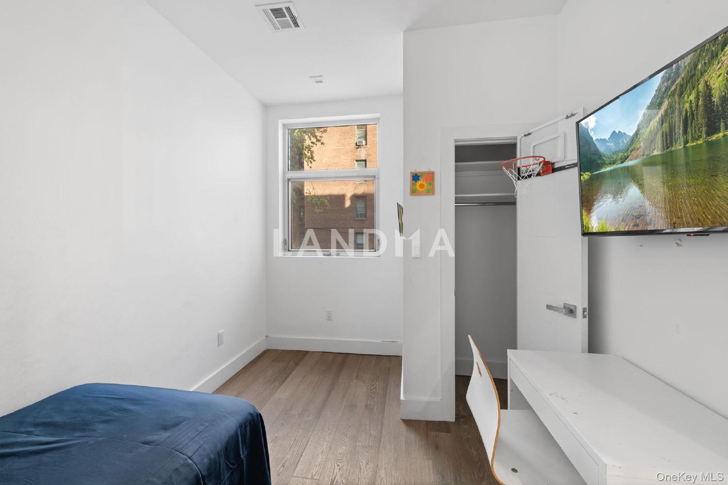 1769 E 13th Street  Unit 2B 官网图片 8