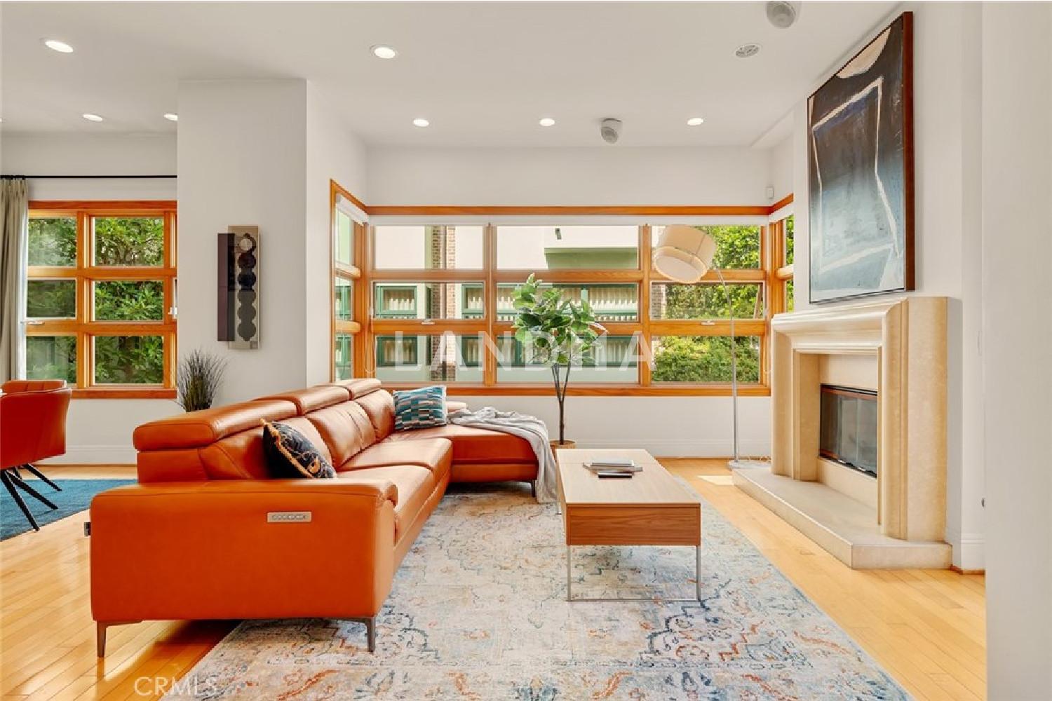 2323 S Beverly Glen Boulevard #9 官网图片 4