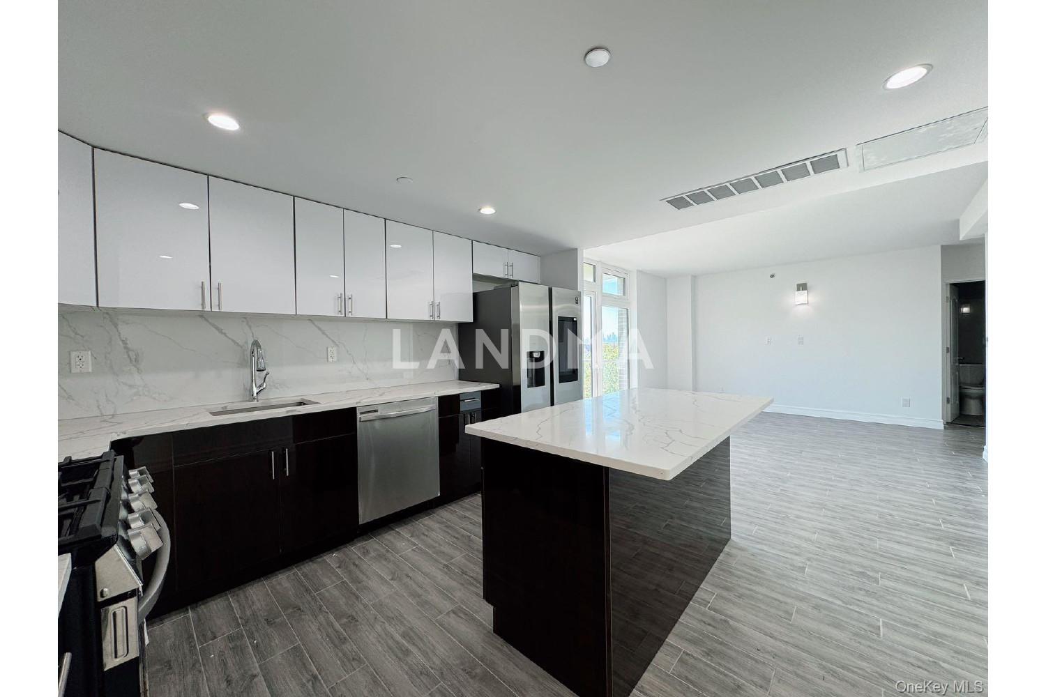 65-18 Austin St  Unit 8H