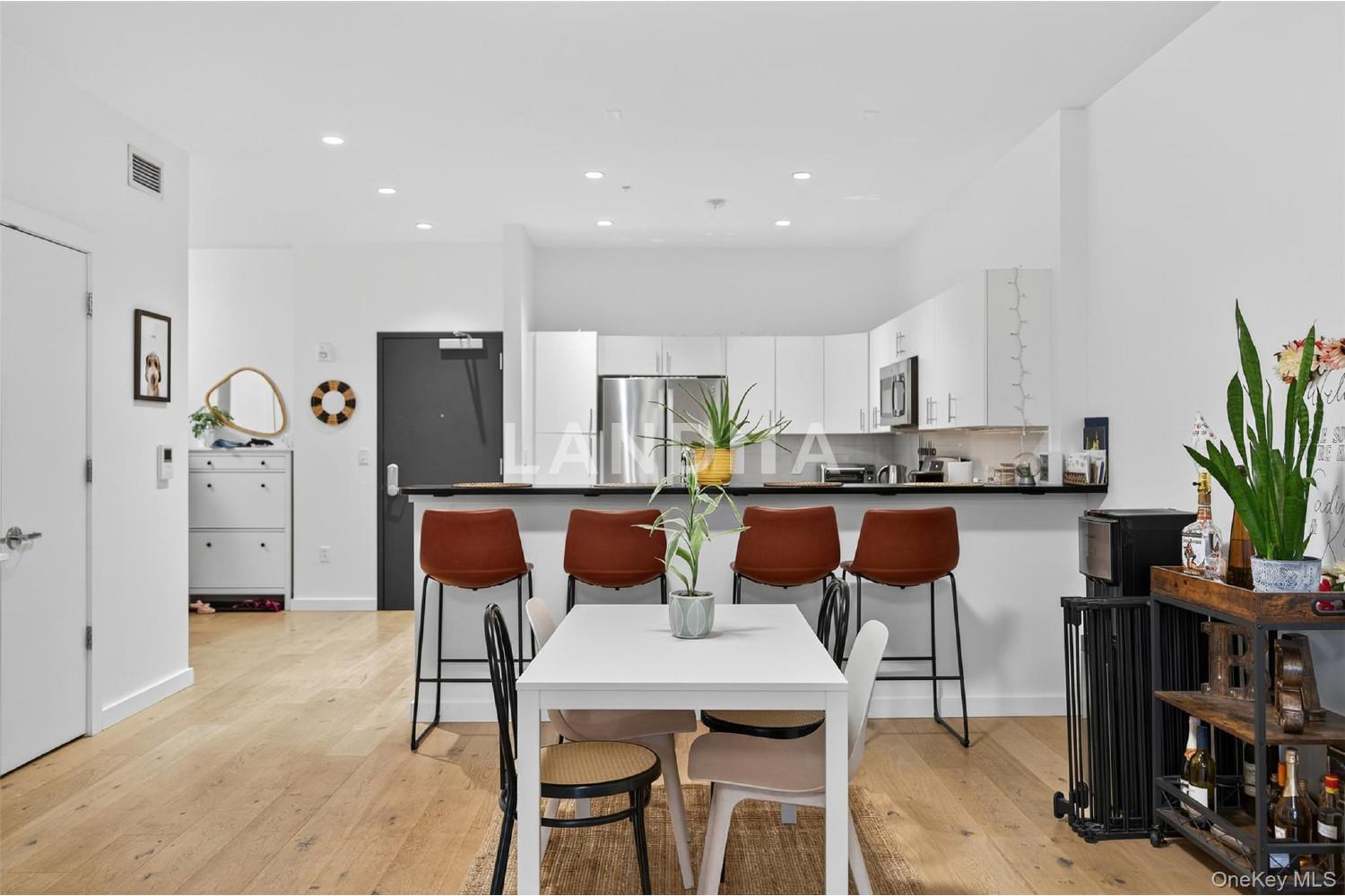 249 Main Street  Unit 305 官网图片 13