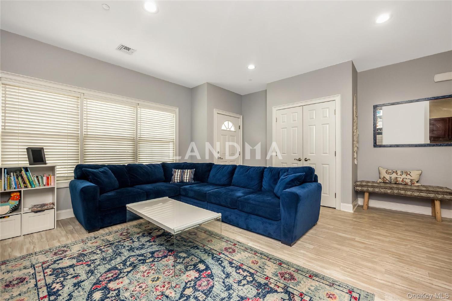 116 Stewart Avenue  Unit B 官网图片 3