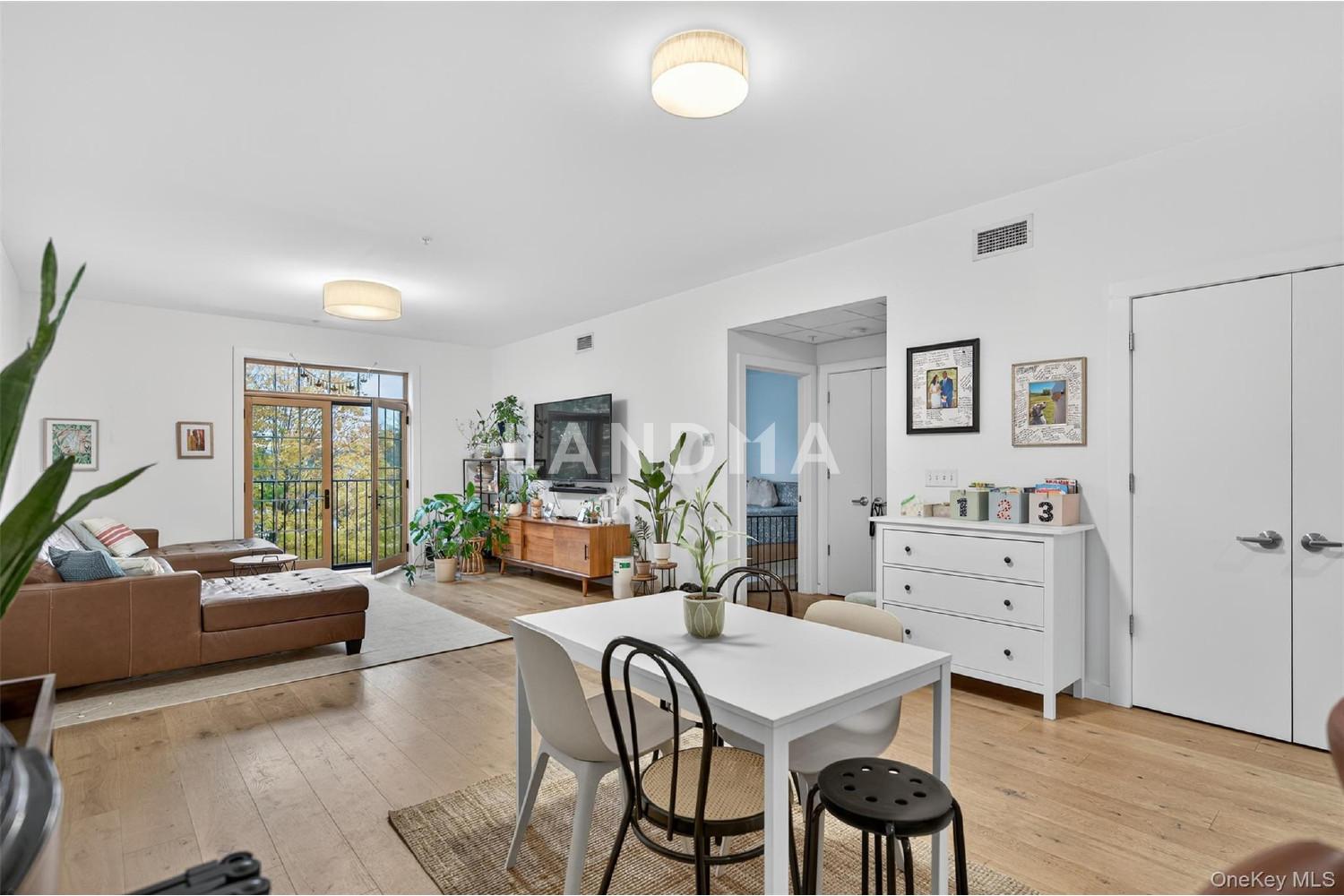 249 Main Street  Unit 305 官网图片 11