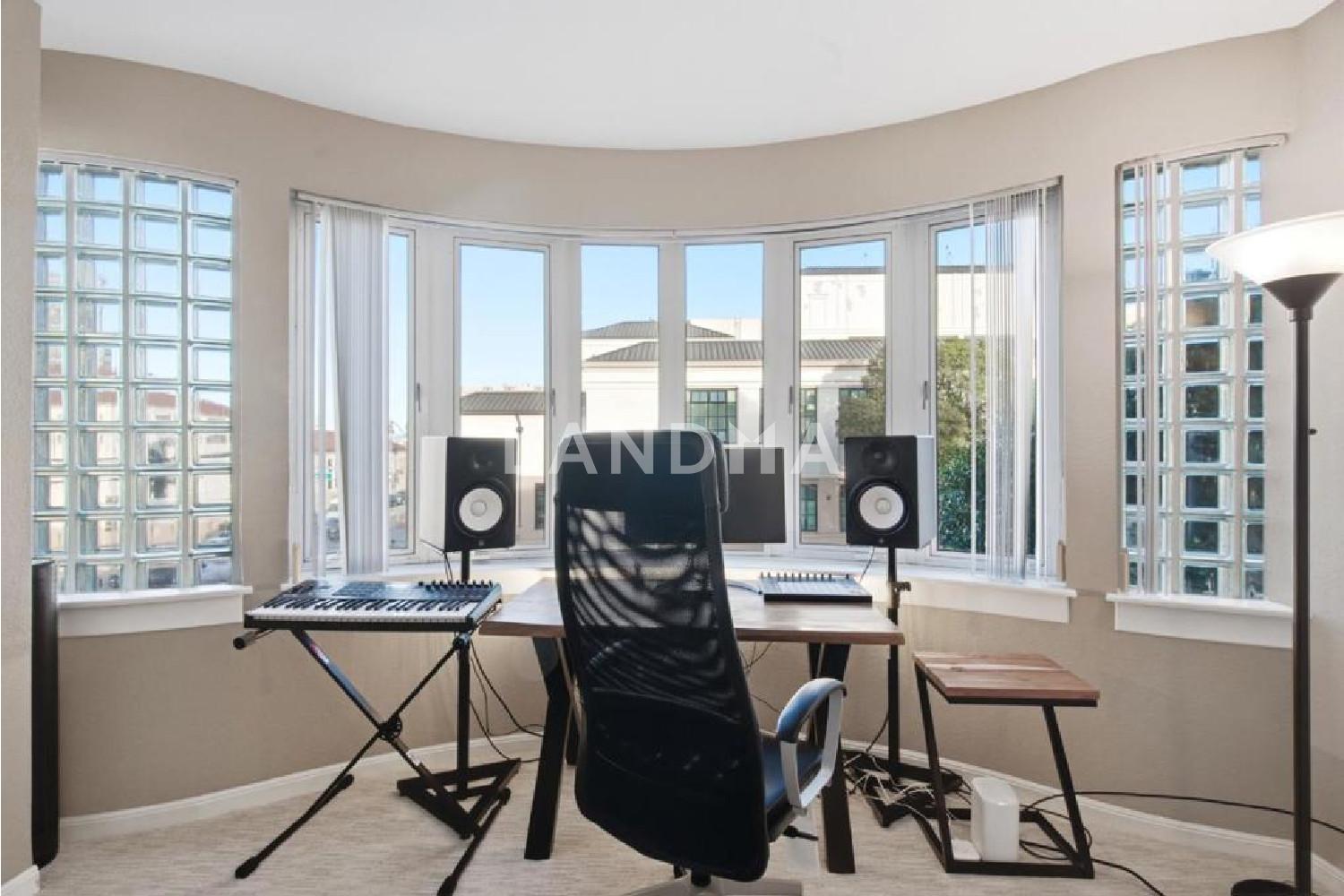 1111 Bay Street #307 官网图片 39