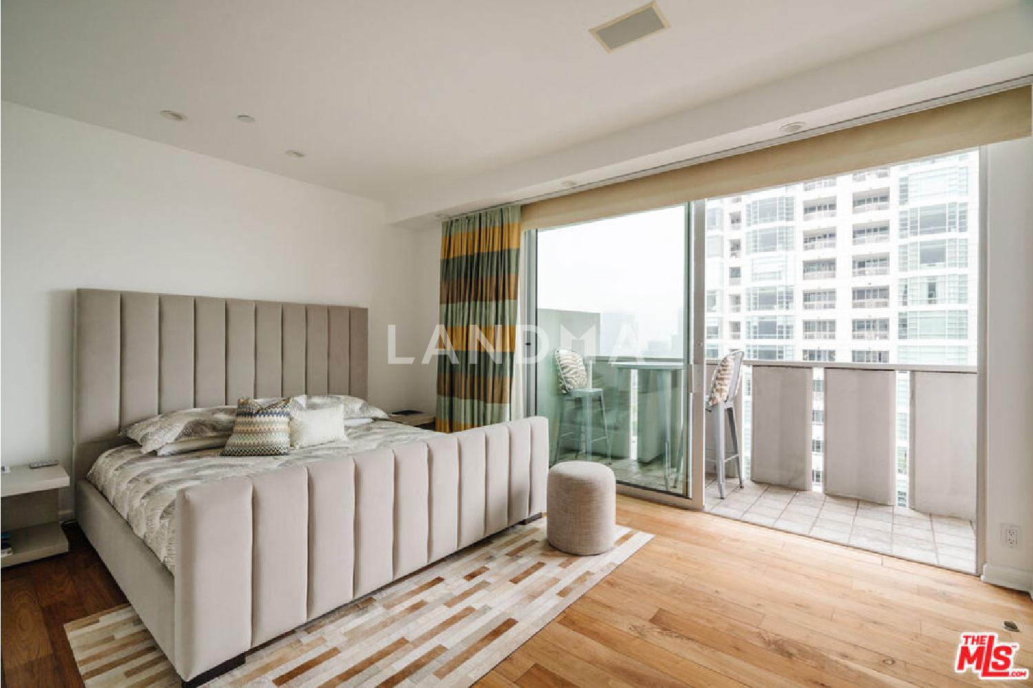 10375 Wilshire Boulevard #11H 官网图片 20