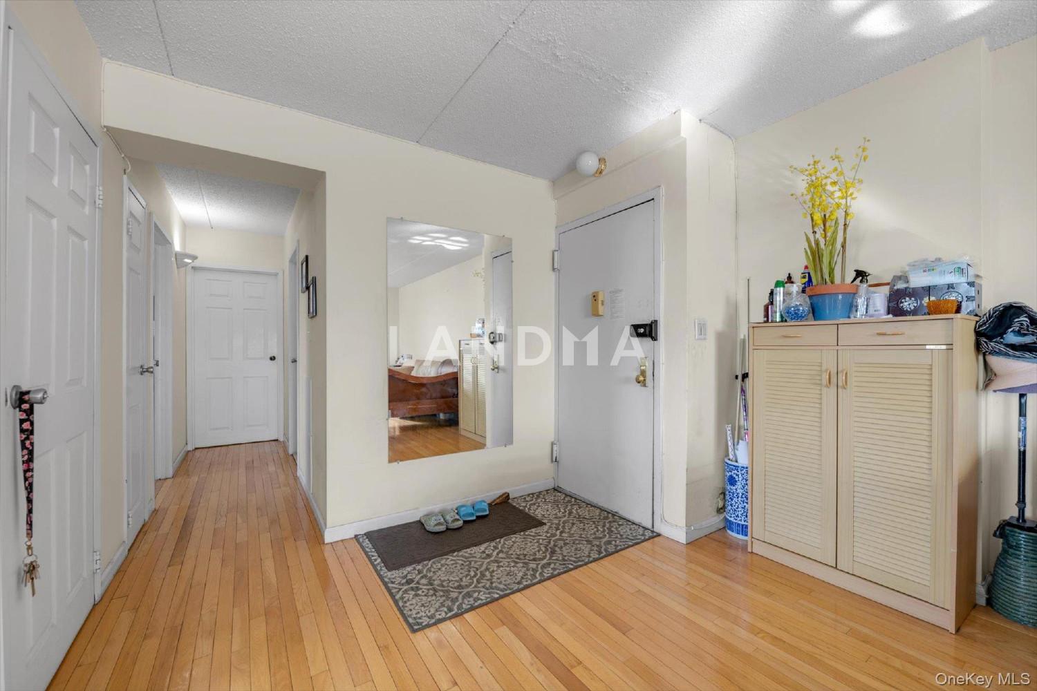 14477 Roosevelt Avenue  Unit 5C 官网图片 3
