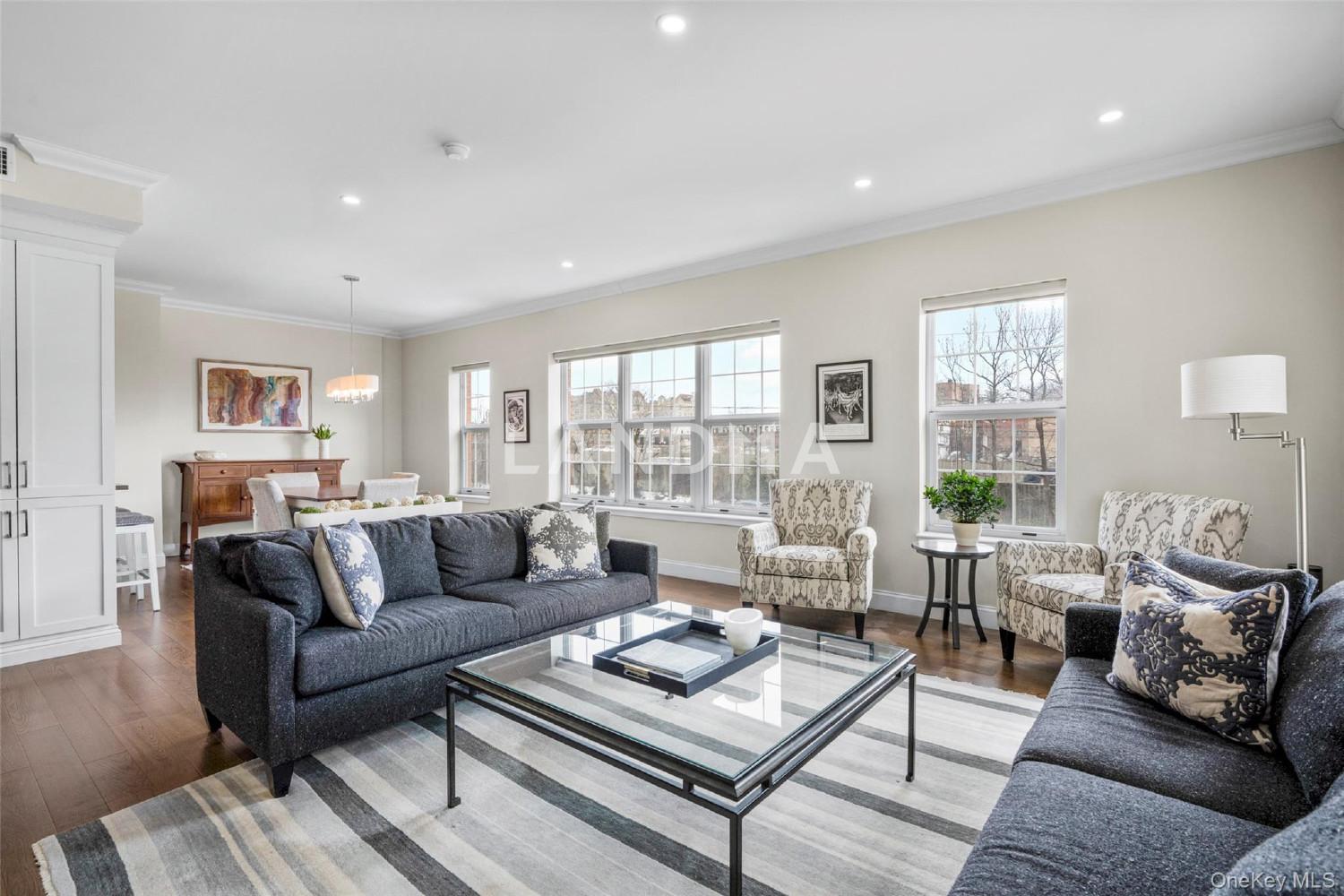 10 Byron Place  Unit 214