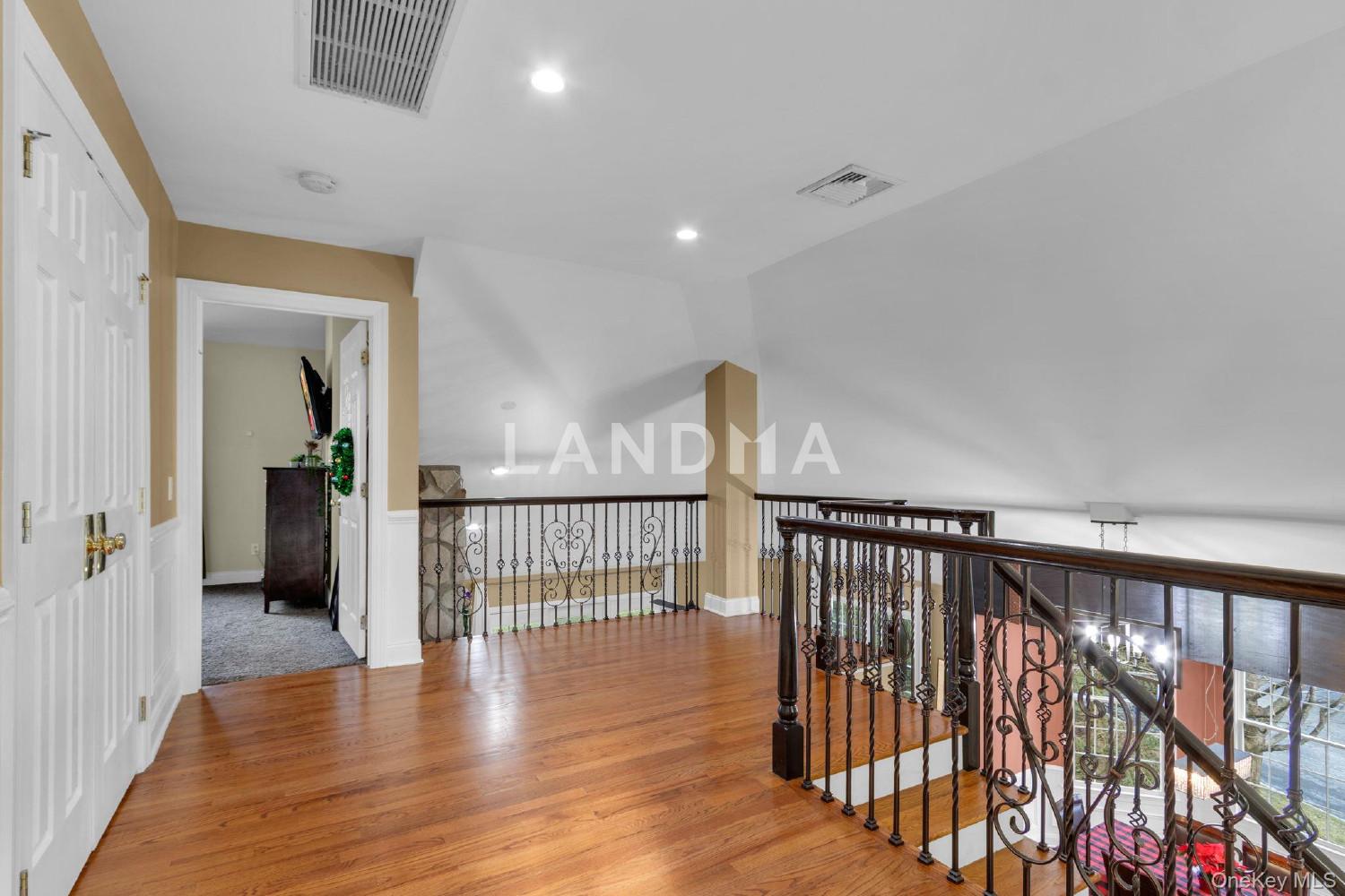 2 Bethpage Court 官网图片 20