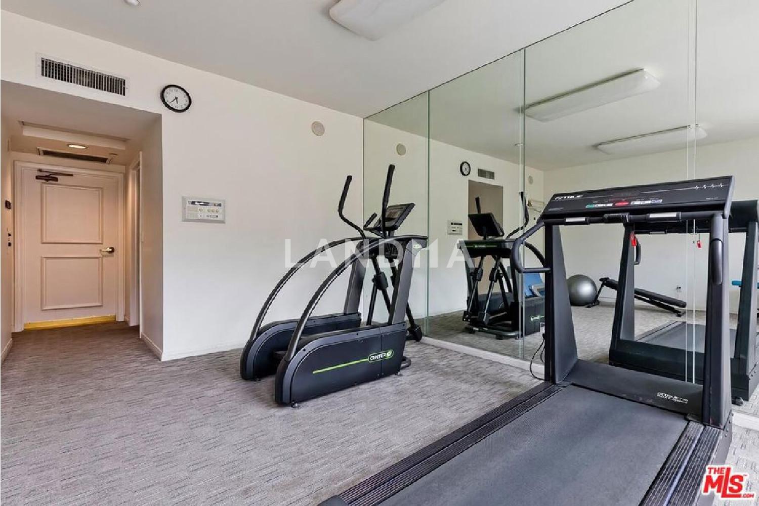 121 N Almont Drive #205 官网图片 17