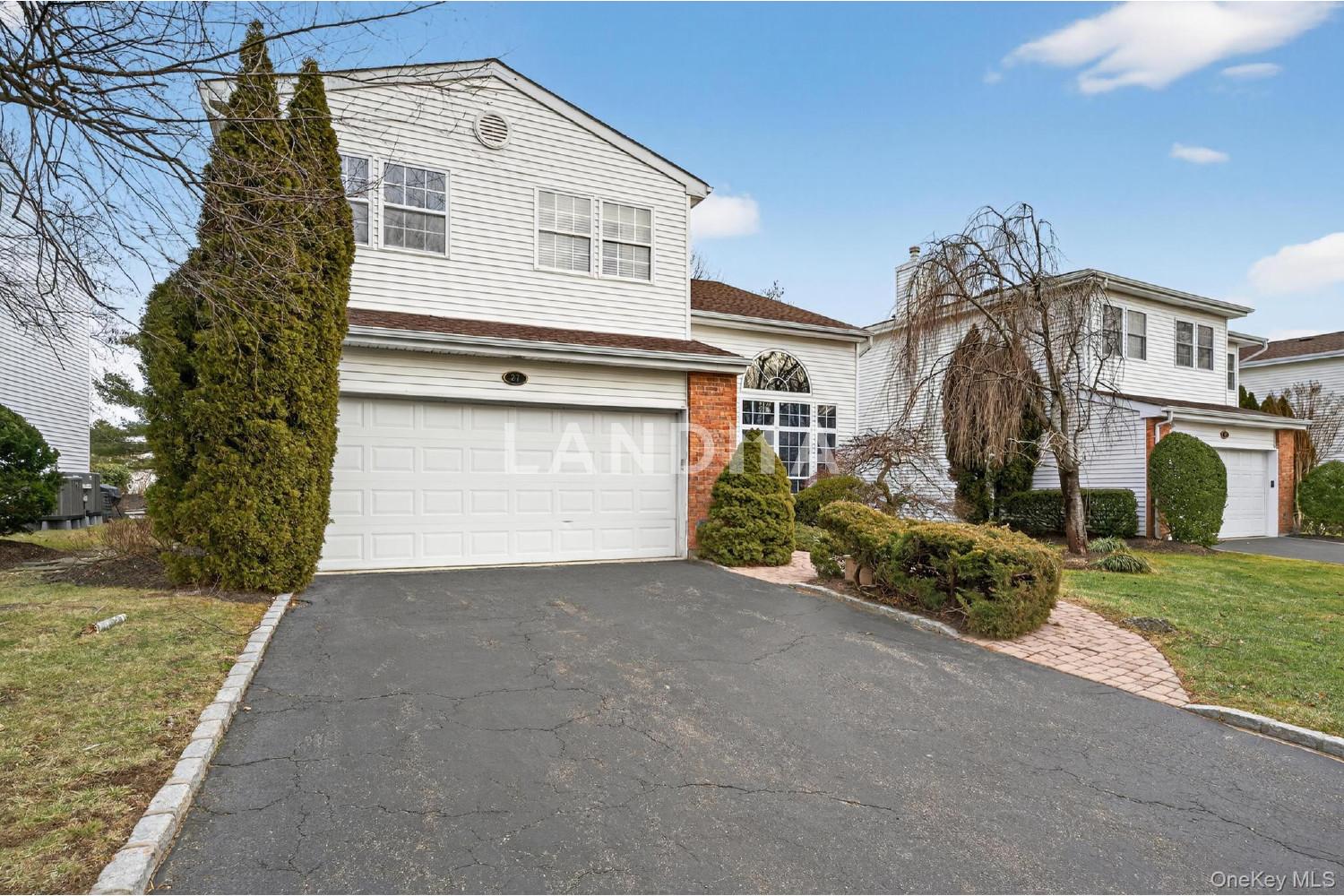 27 Hamlet Drive