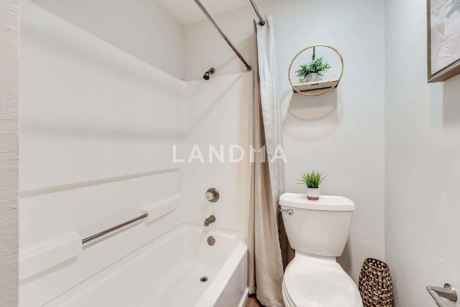 6400 Christie Ave #2215 官网图片 18