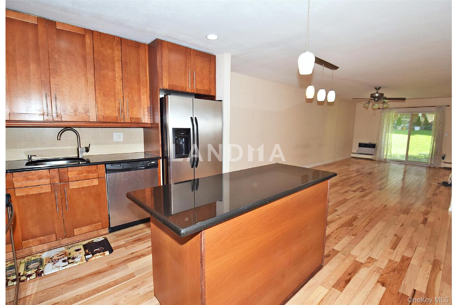 12-32 Diane Place  Unit 204 L 官网图片 3