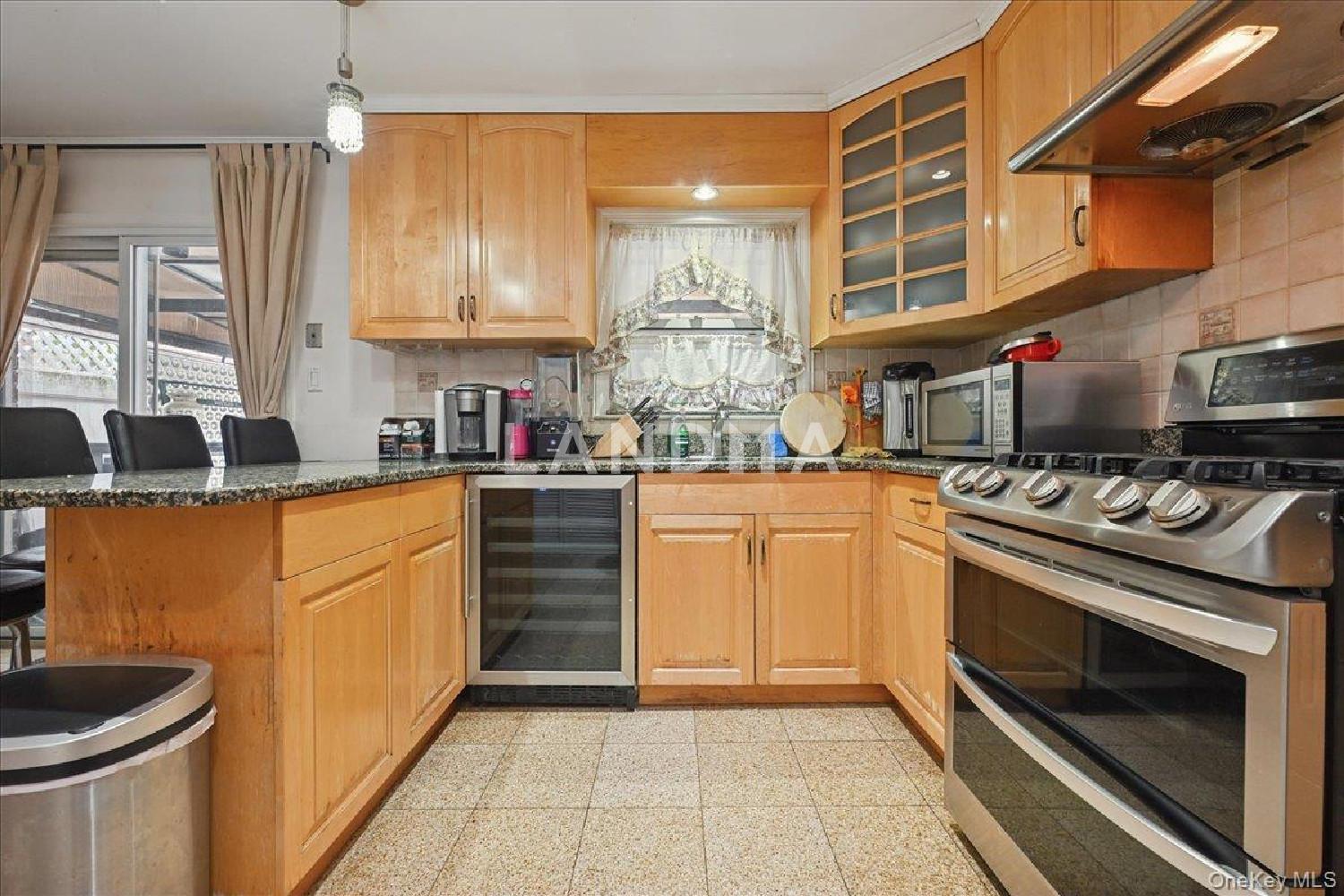 6239 Douglaston Parkway  Unit 19 官网图片 9