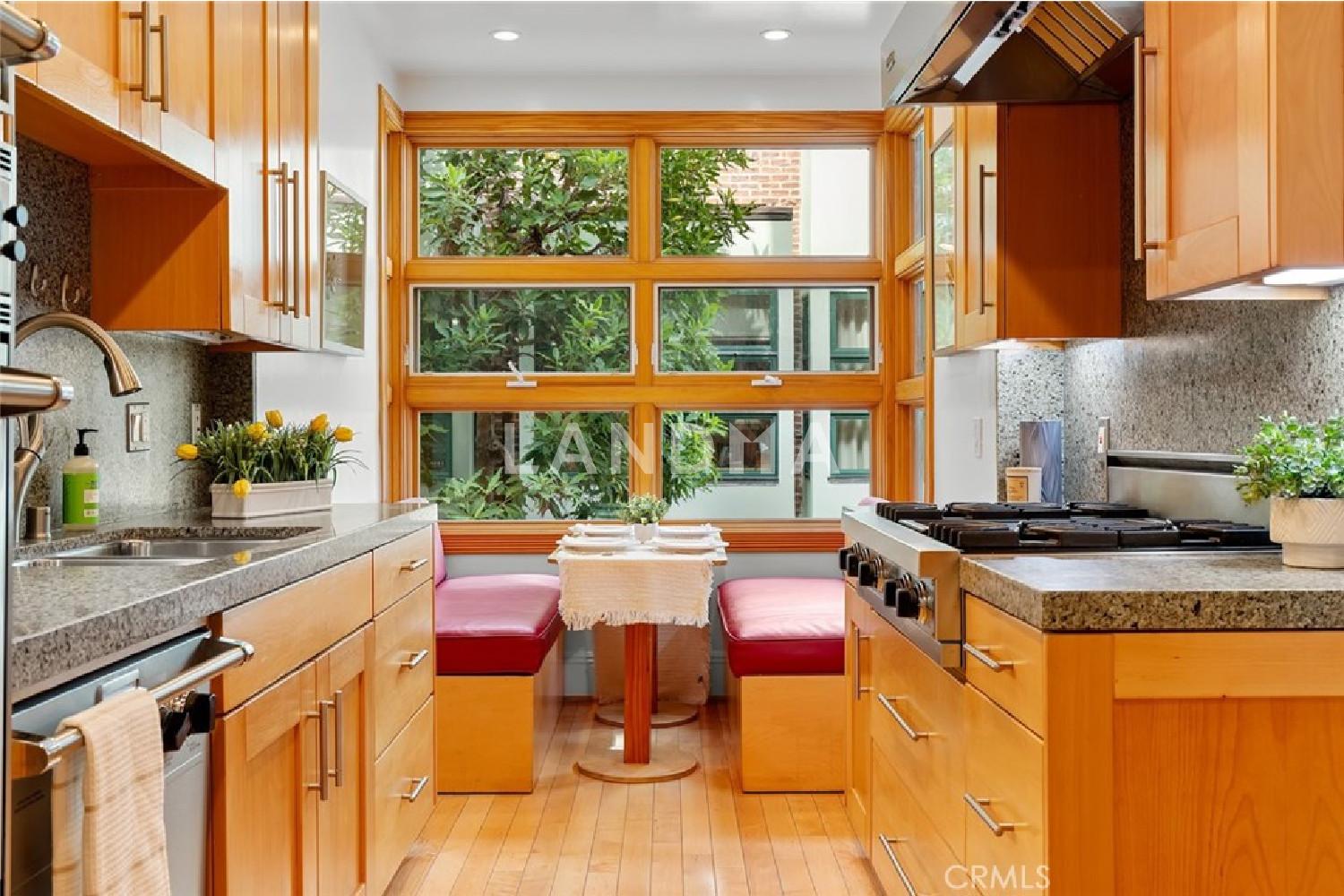 2323 S Beverly Glen Boulevard #9 官网图片 19