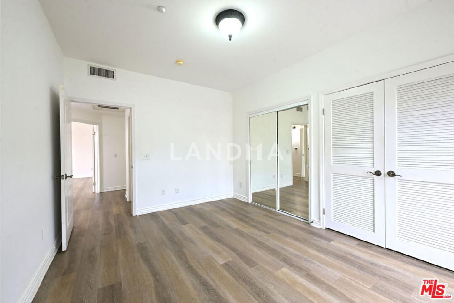 8555 Cashio Street #PH4 官网图片 14