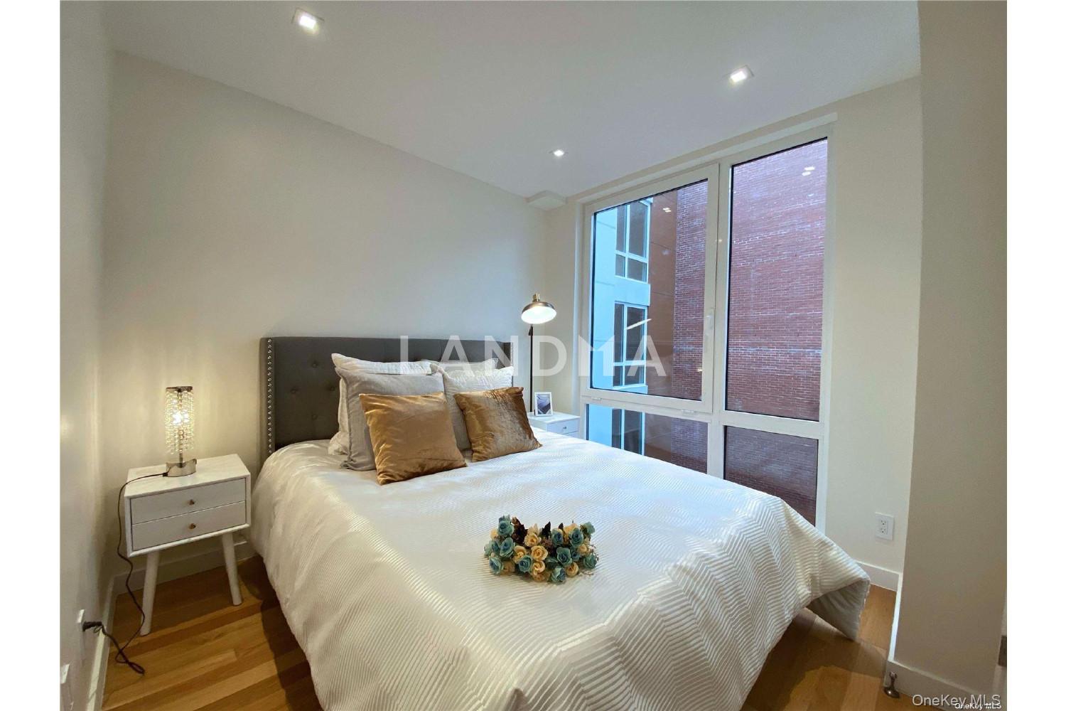 42-23 Parsons Boulevard  Unit 1E 官网图片 8