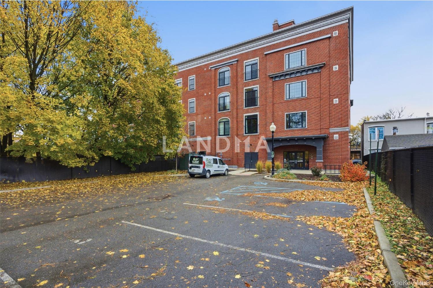 249 Main Street  Unit 305 官网图片 28