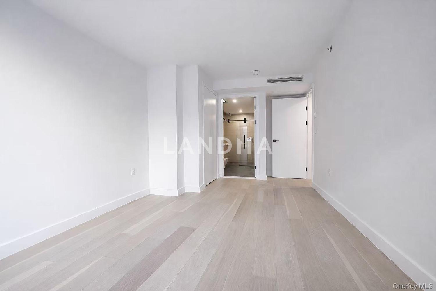 14449 Northern Boulevard  Unit 402 官网图片 11