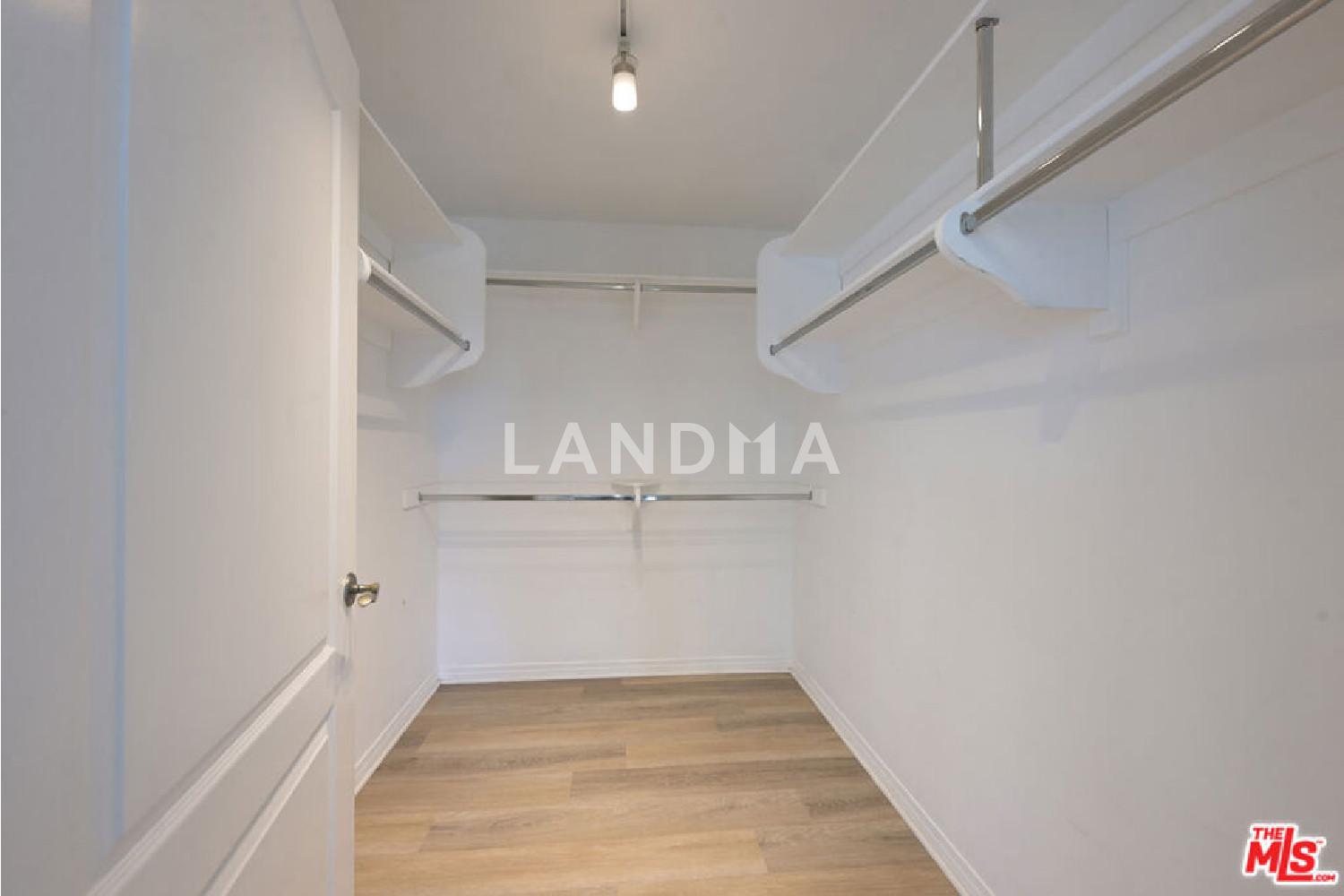 8555 Cashio Street #PH4 官网图片 17