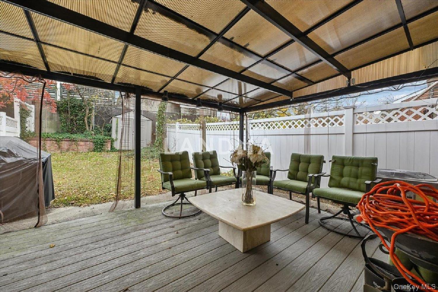 6239 Douglaston Parkway  Unit 19 官网图片 23