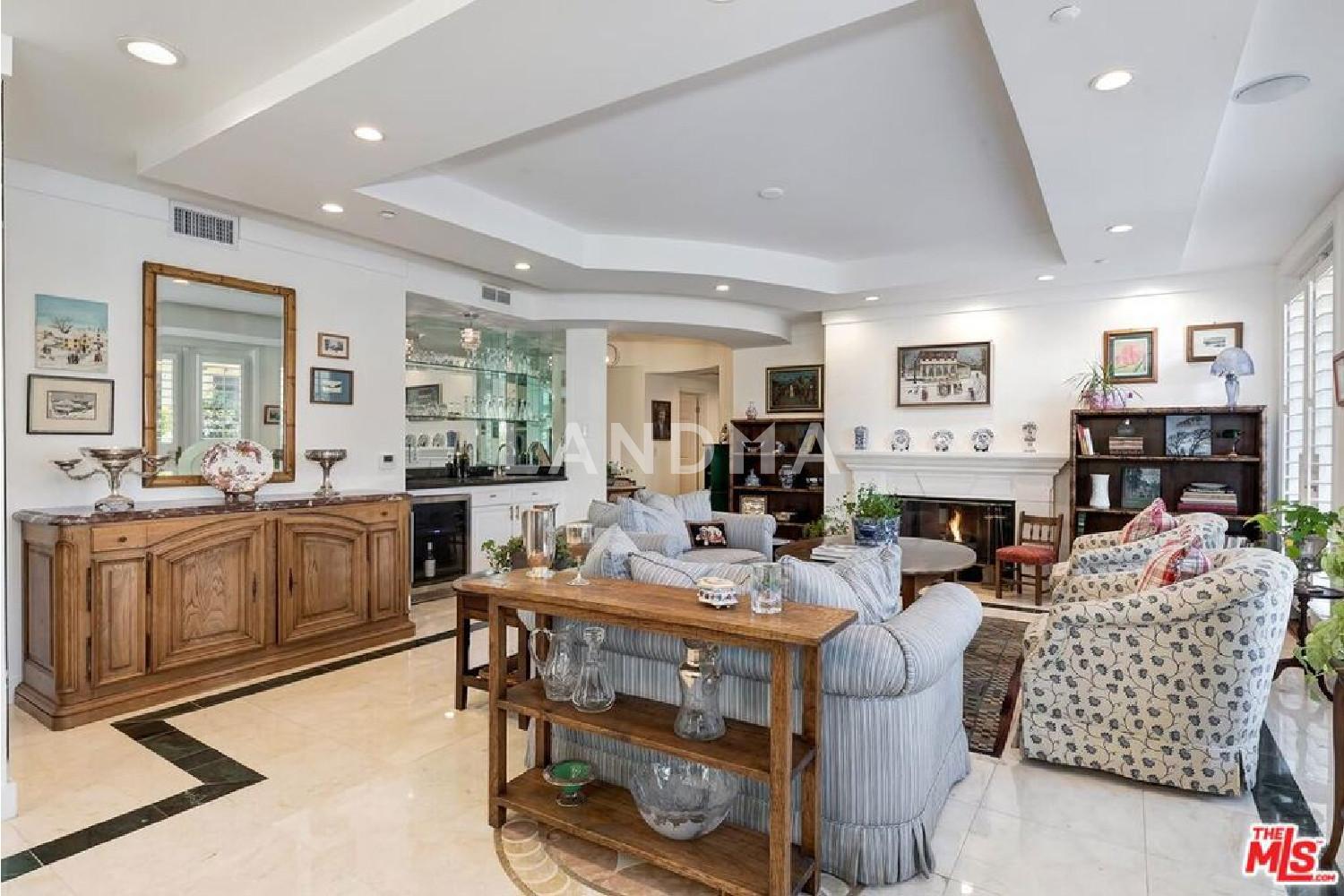 121 N Almont Drive #205 官网图片 2