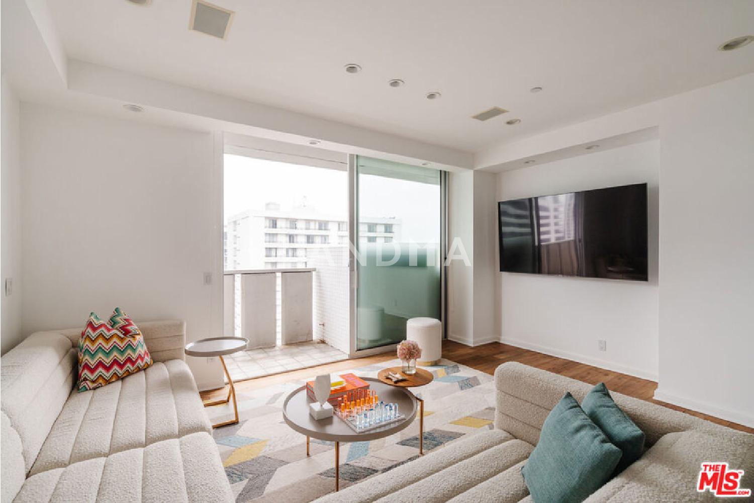 10375 Wilshire Boulevard #11H 官网图片 5