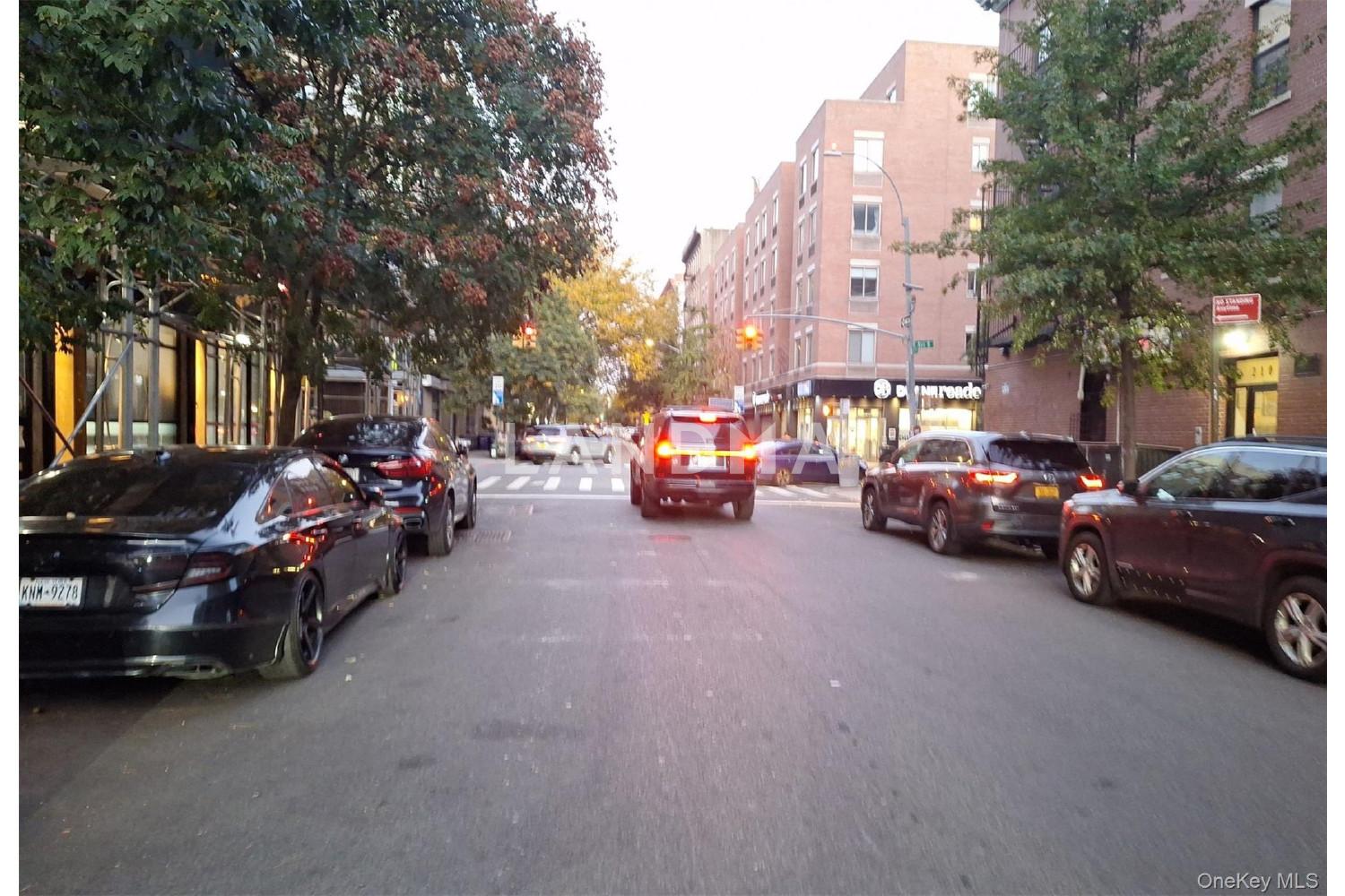 209 E 2nd Street  Unit 6 官网图片 3