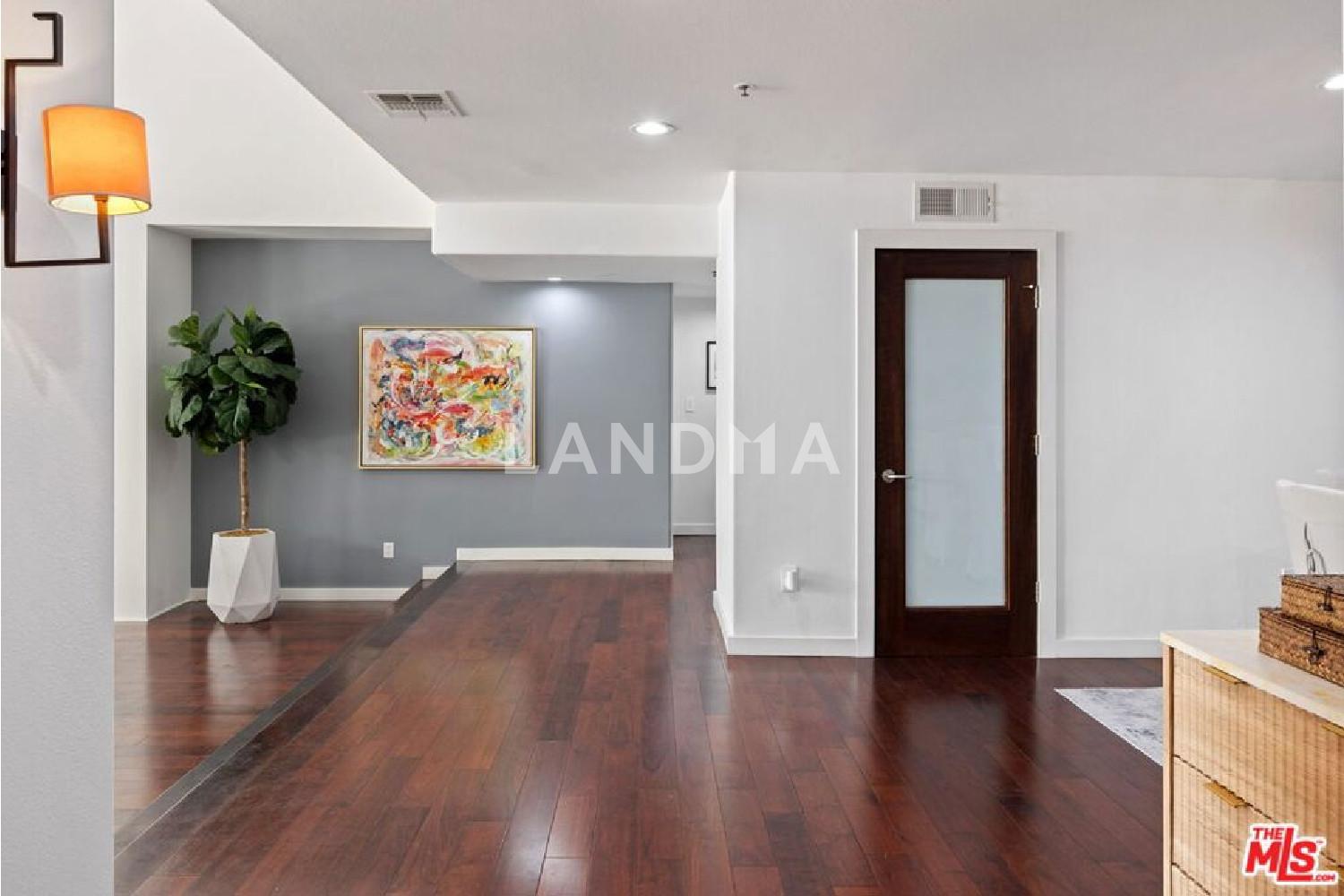 12011 Goshen Avenue #301 官网图片 3