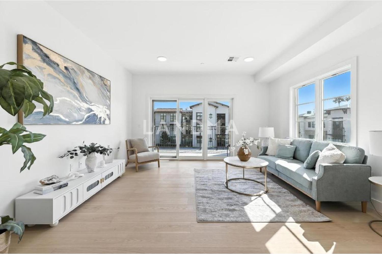 560 El Camino Real #201