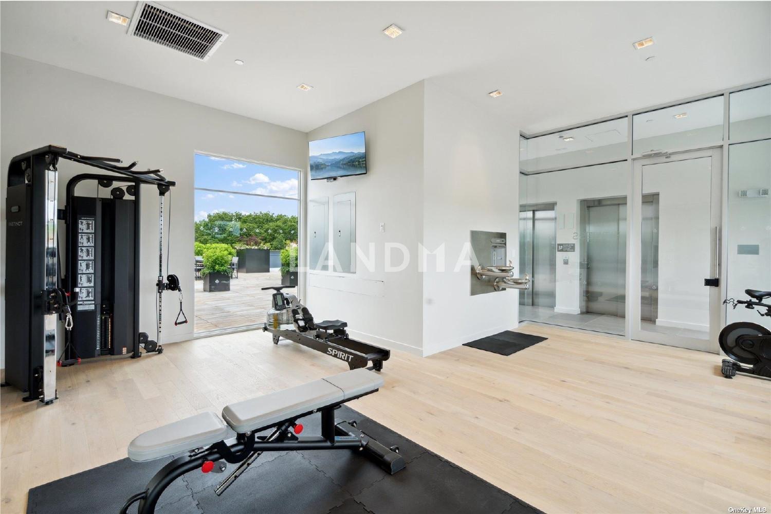 218 Middle Neck Road  Unit 201 官网图片 16