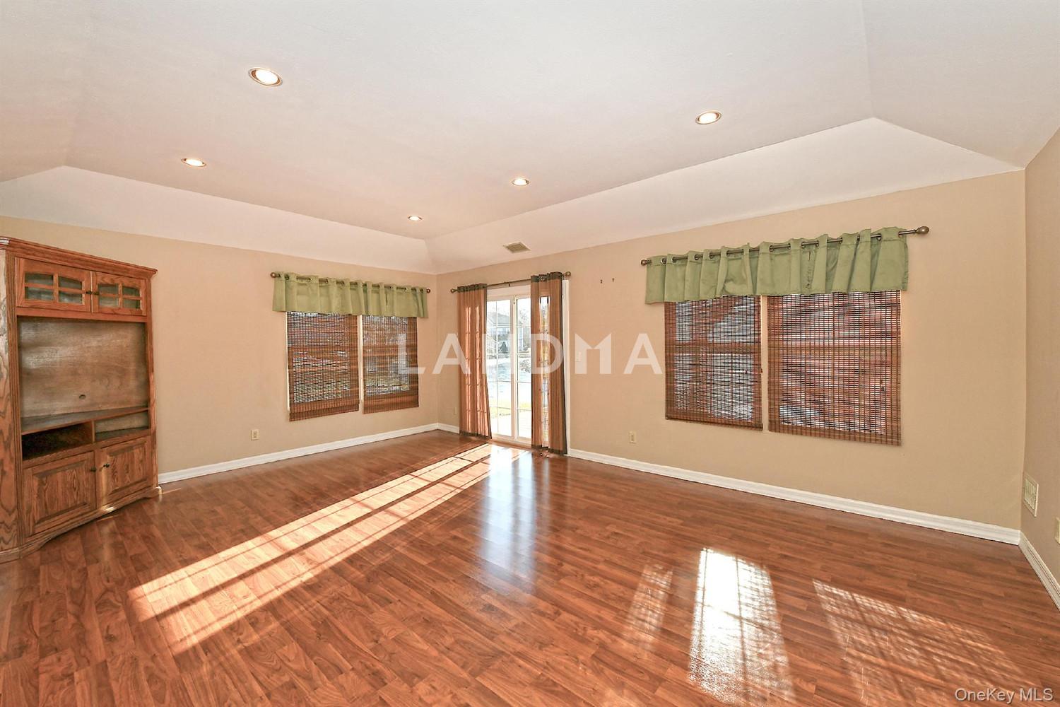 104 Lakebridge Drive N 官网图片 6