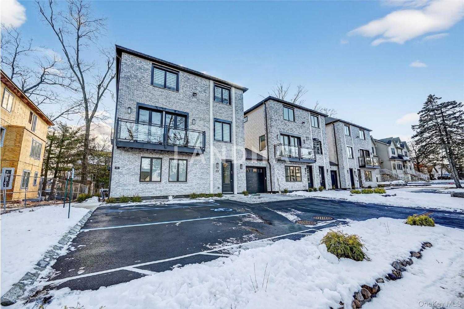 27 Ellish Parkway  Unit 202
