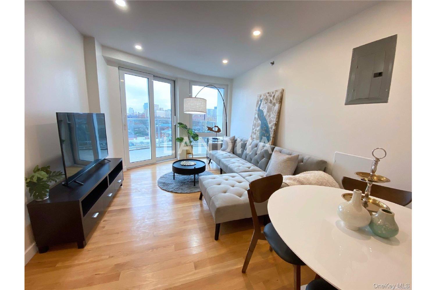 42-23 Parsons Boulevard  Unit 1E 官网图片 2