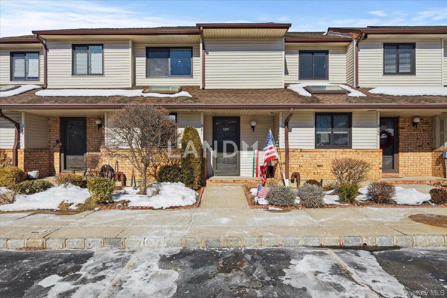 201 Poplar Court  Unit 201 官网图片 2