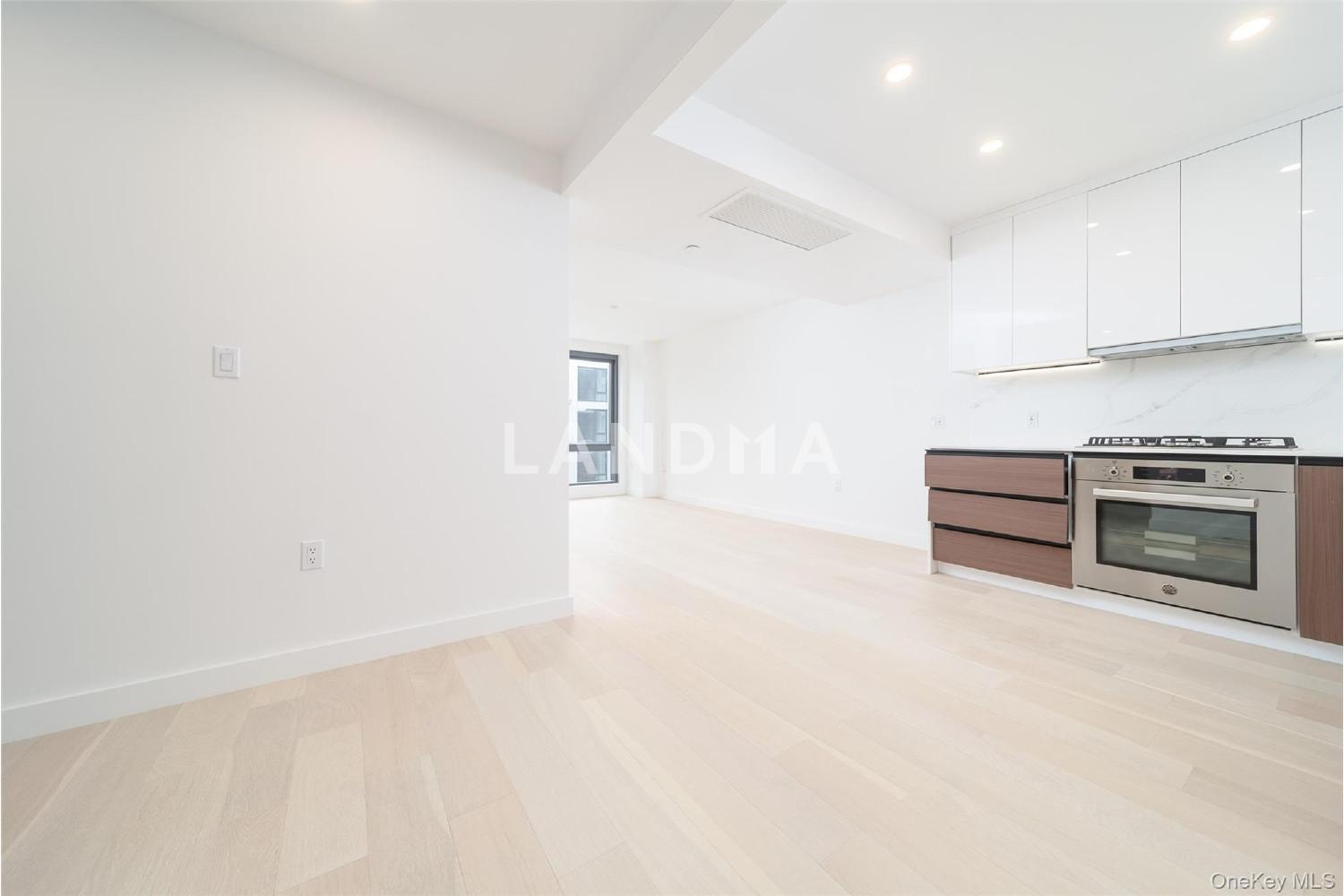 14449 Northern Boulevard  Unit 316 官网图片 3