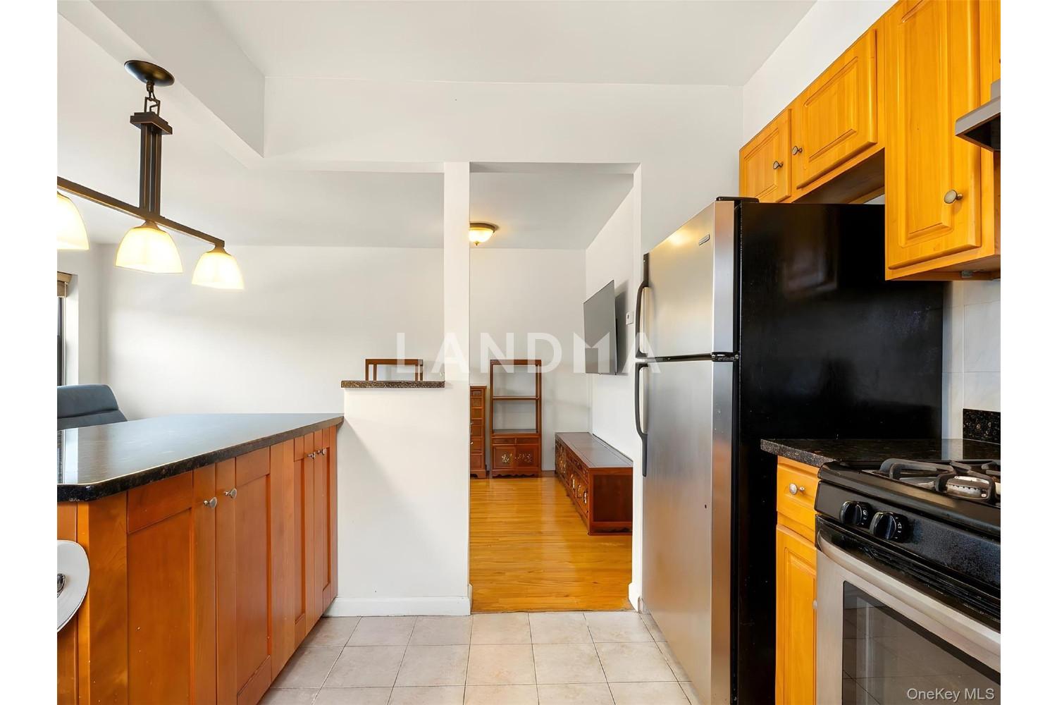 240-22 70th Avenue 官网图片 4