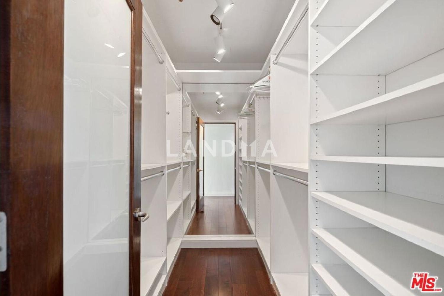 12011 Goshen Avenue #301 官网图片 21