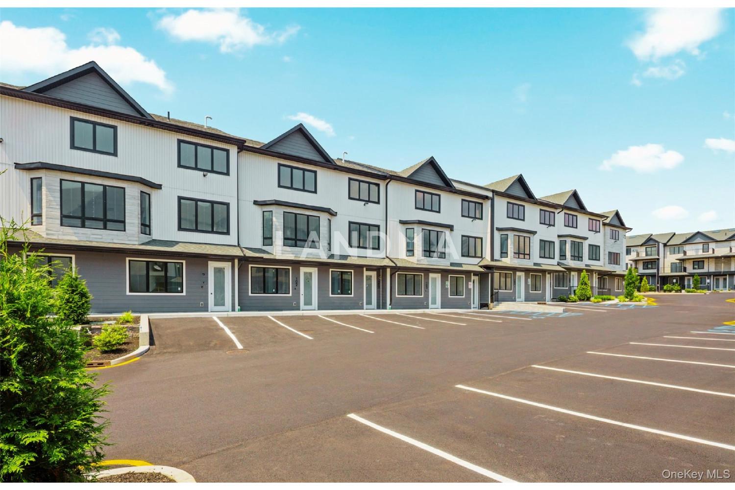 472 W Central Avenue  Unit 204