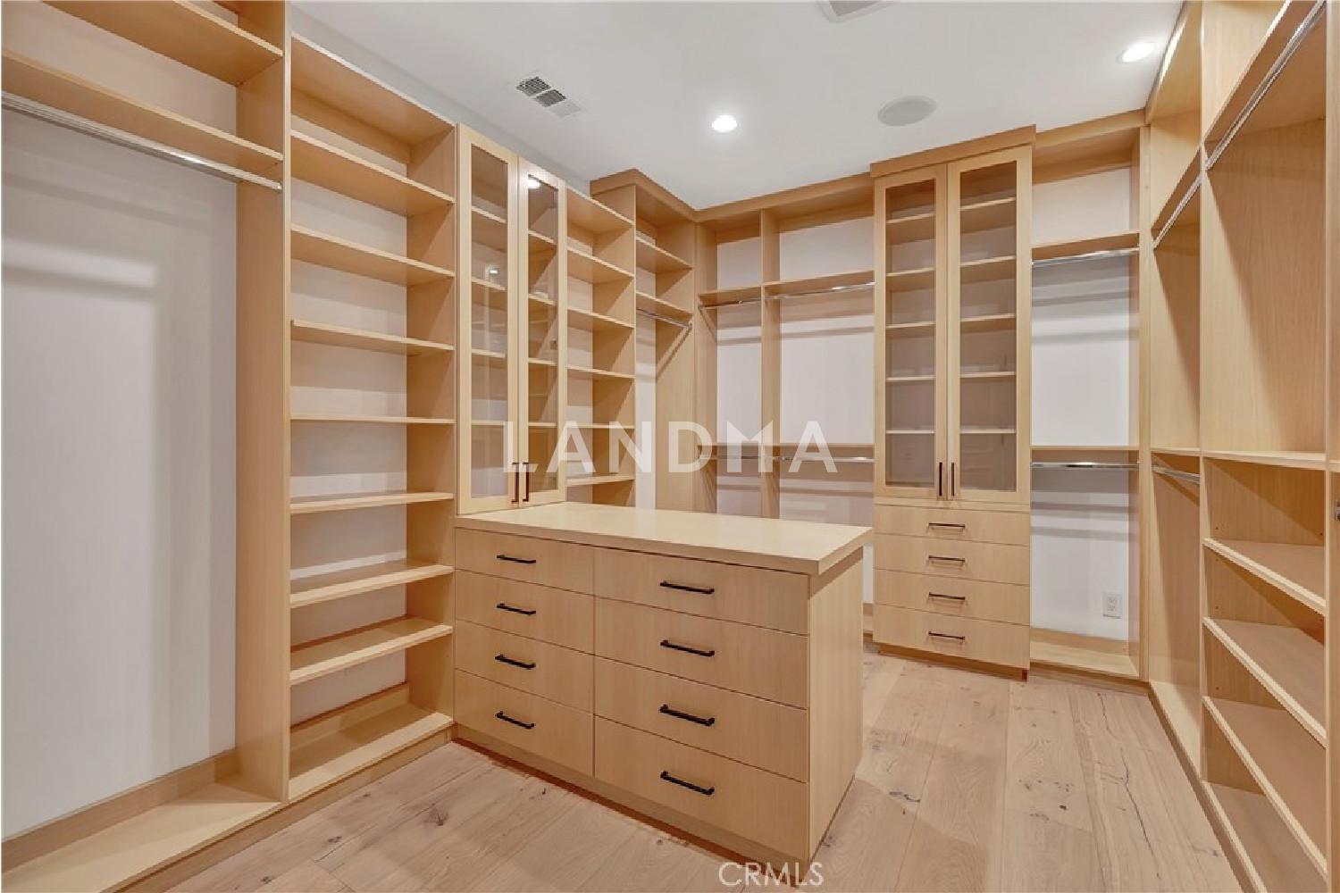 221 Carnation Avenue 官网图片 13