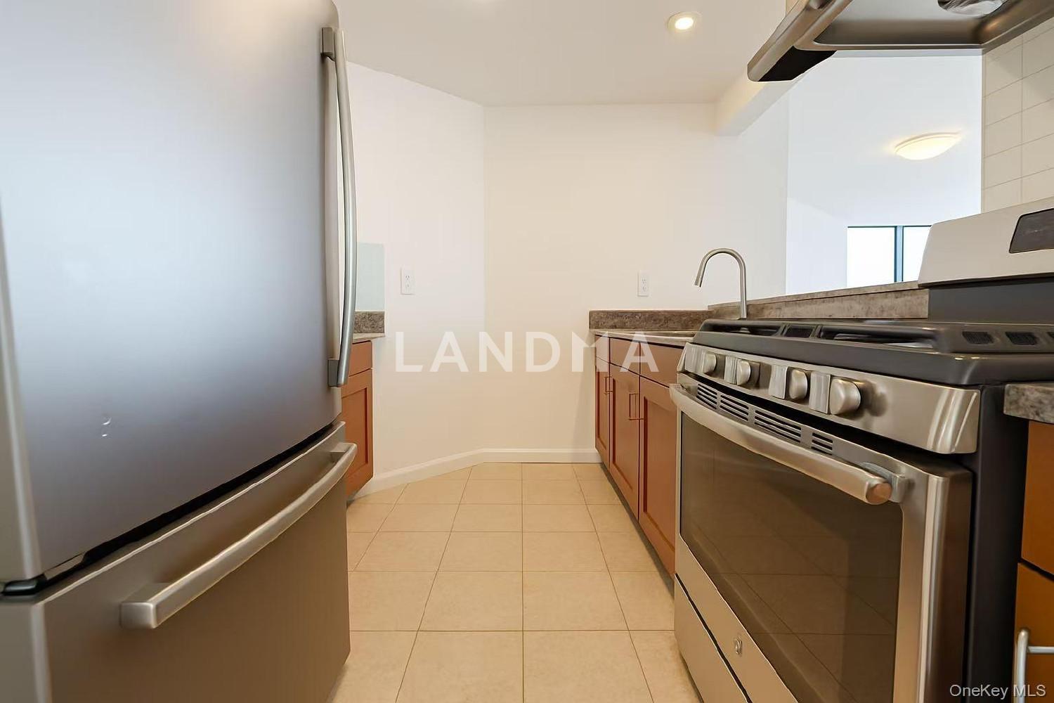6070 Woodhaven Boulevard  Unit 4E 官网图片 3