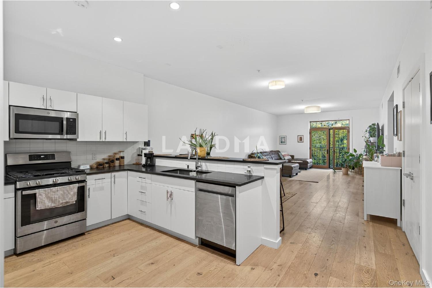 249 Main Street  Unit 305 官网图片 5