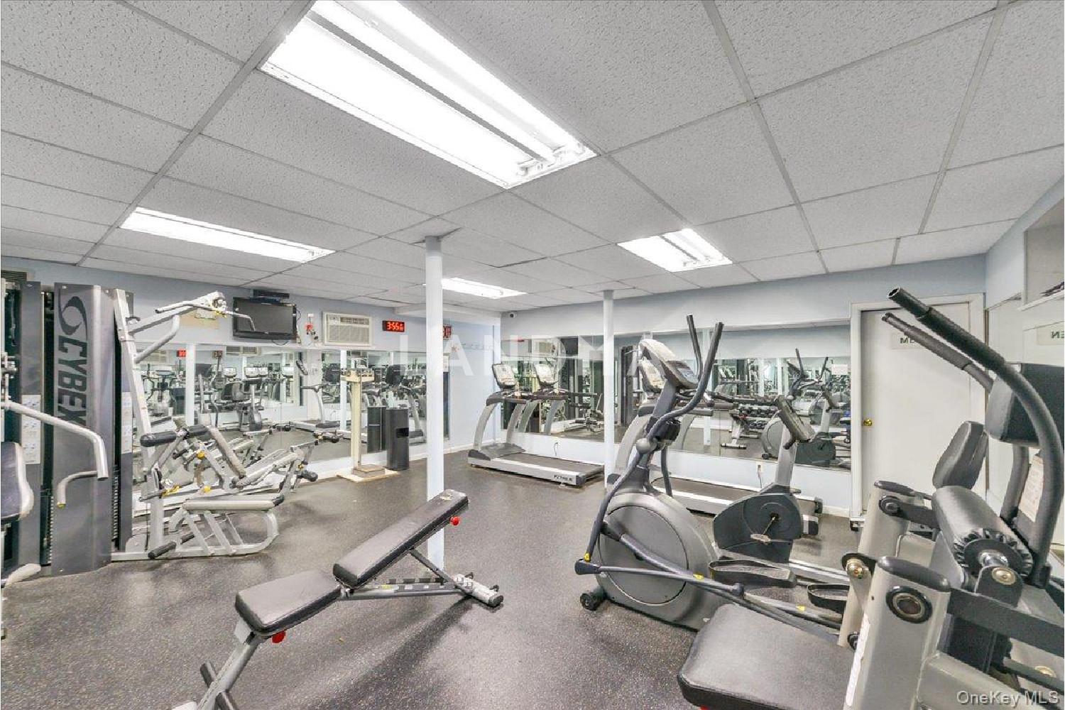68-57 Cloverdale Boulevard  Unit 109 官网图片 15