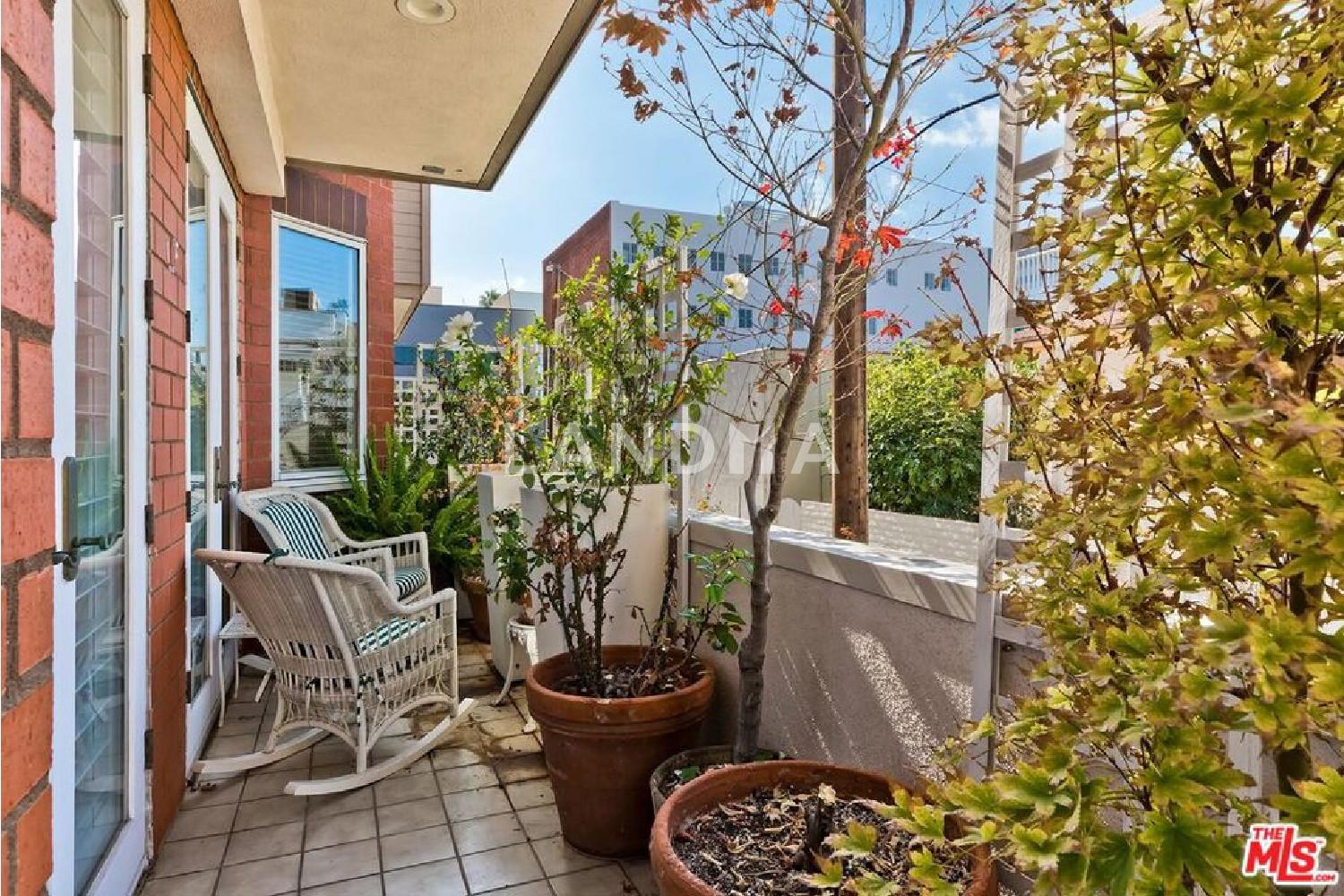 121 N Almont Drive #205 官网图片 4