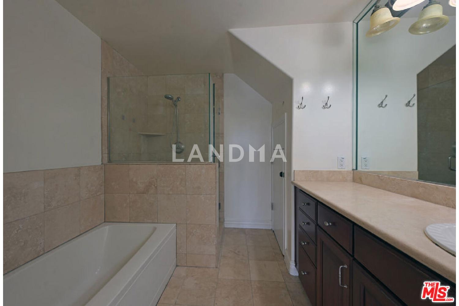 8555 Cashio Street #PH4 官网图片 20