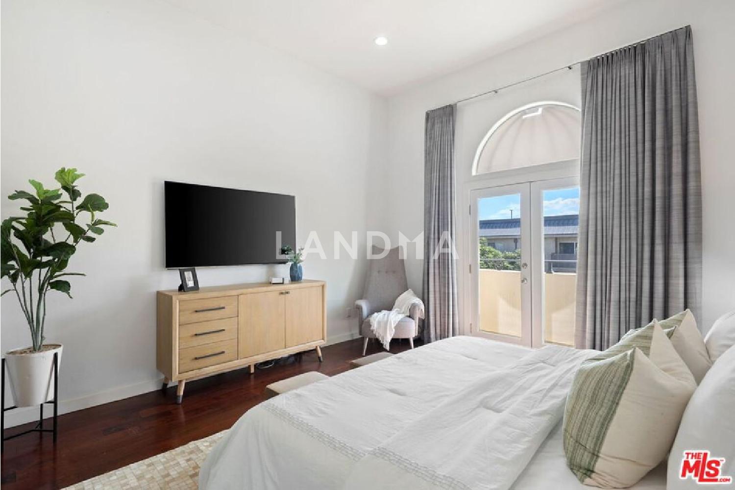 12011 Goshen Avenue #301 官网图片 17