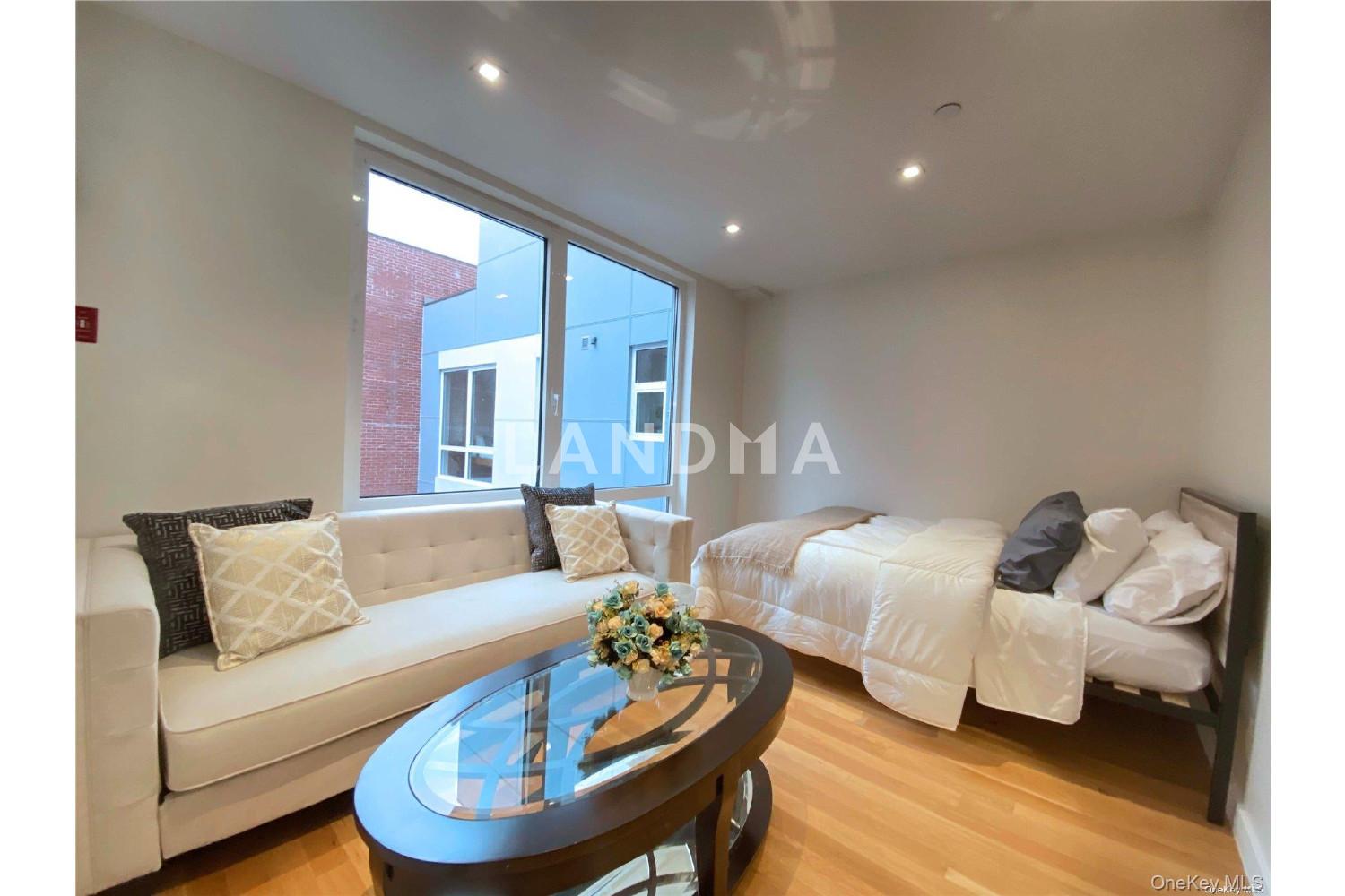 42-23 Parsons Boulevard  Unit 1E 官网图片 4