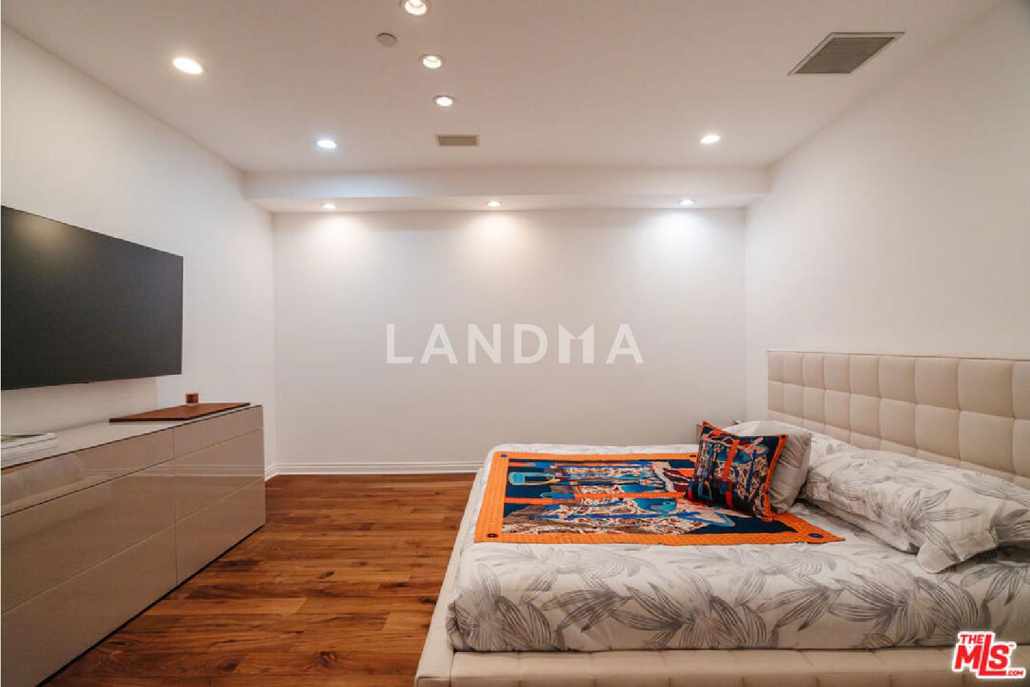 10375 Wilshire Boulevard #11H 官网图片 23
