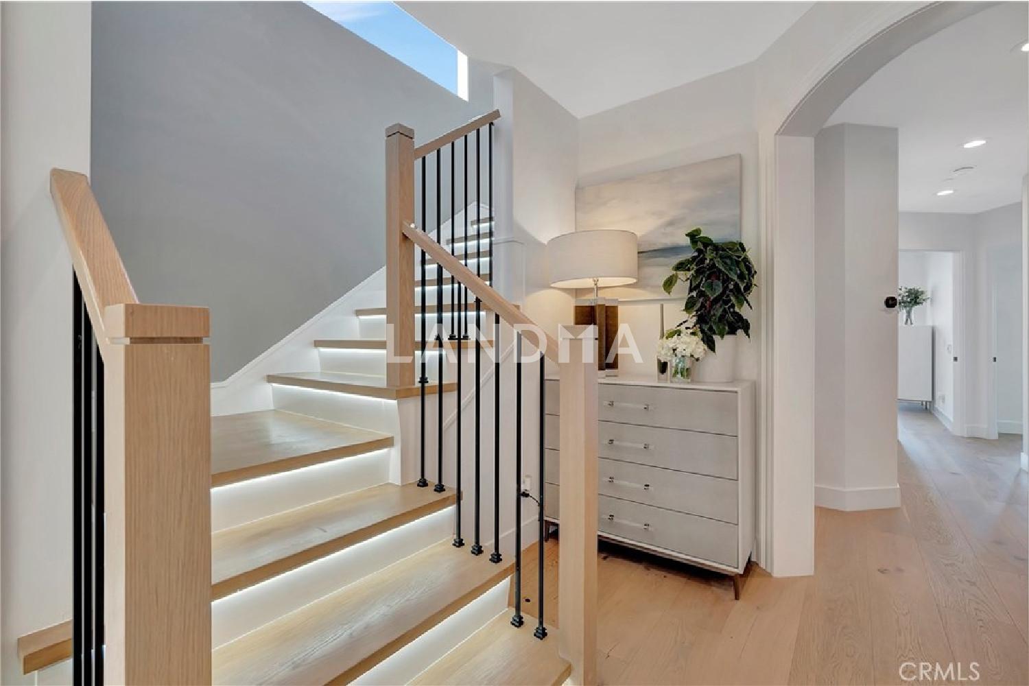 221 Carnation Avenue 官网图片 5