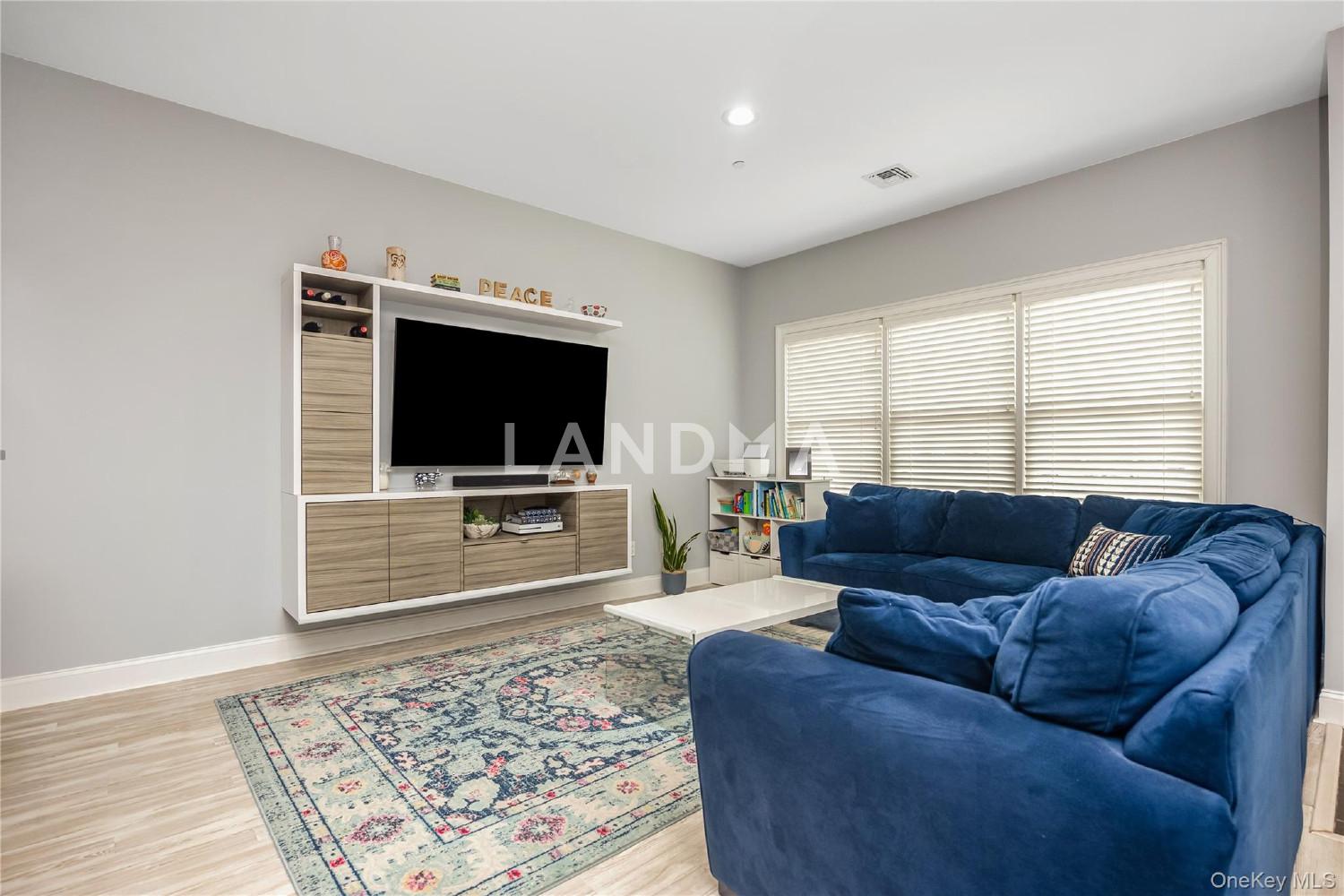 116 Stewart Avenue  Unit B 官网图片 5